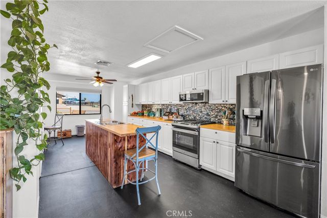 62111 Crestview Drive, Joshua Tree, CA 92252