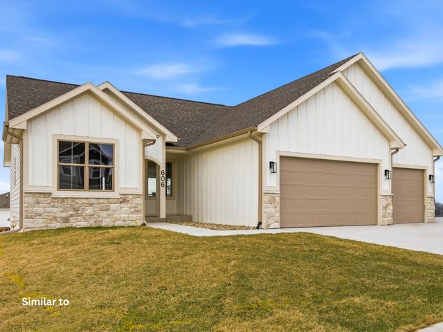 2610 Ponte Place, Adel, IA 50003