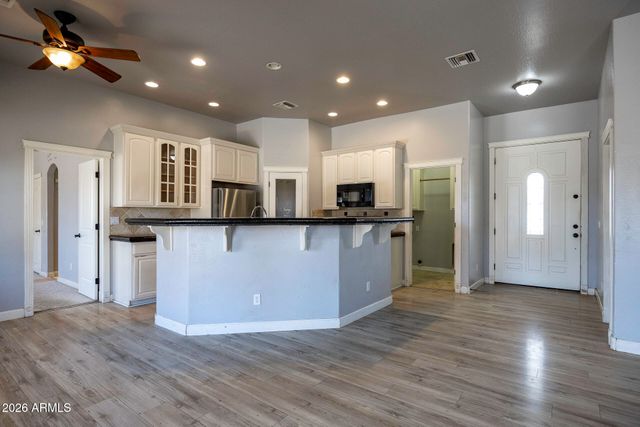 9461 W KRAMER Place, Arizona City, AZ 85123