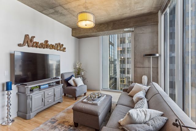 415 Church St Apt 1103, Nashville, TN 37219