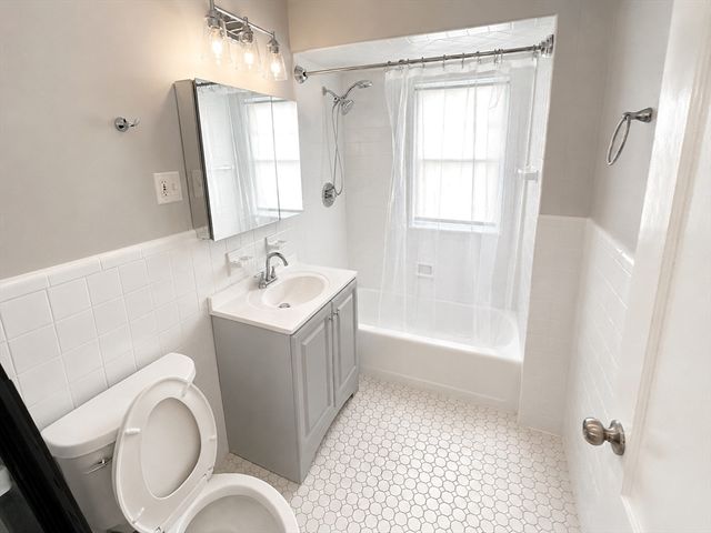 46-48 Cleveland St. 1, Arlington, MA 02474