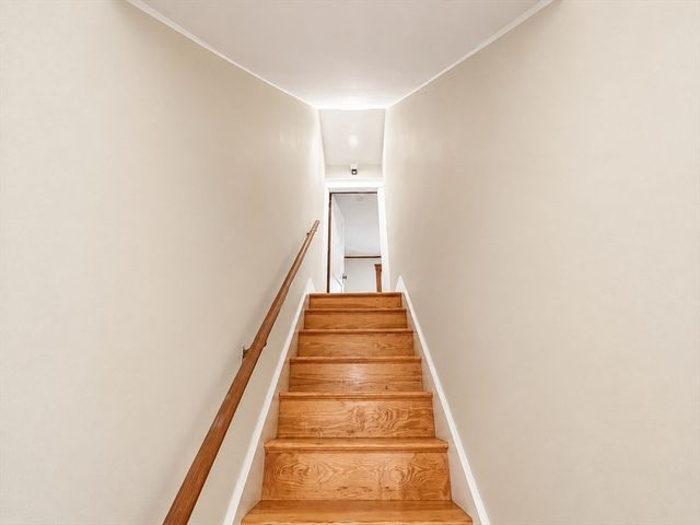 46-48 Cleveland St. 1, Arlington, MA 02474