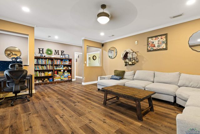 124 WOODPECKER RD, Gladewater, TX 75647