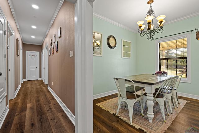 124 WOODPECKER RD, Gladewater, TX 75647