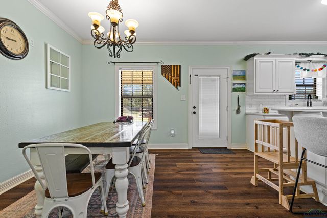 124 WOODPECKER RD, Gladewater, TX 75647