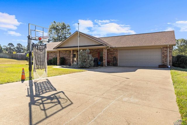 124 WOODPECKER RD, Gladewater, TX 75647