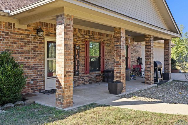 124 WOODPECKER RD, Gladewater, TX 75647