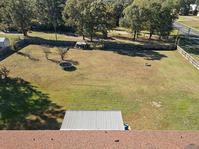 124 WOODPECKER RD, Gladewater, TX 75647