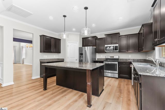 124 Waltzing Vine Lane, Williamston, SC 29697