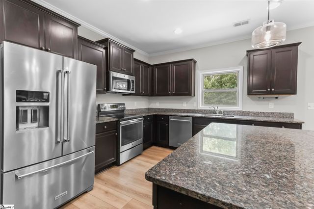 124 Waltzing Vine Lane, Williamston, SC 29697