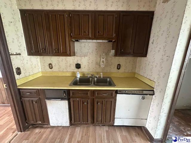 700 S Cashua Dr 10B, Florence, SC 29501