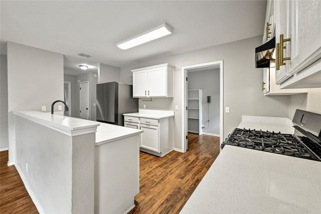 6813 Sabrina DR, Austin, TX 78747