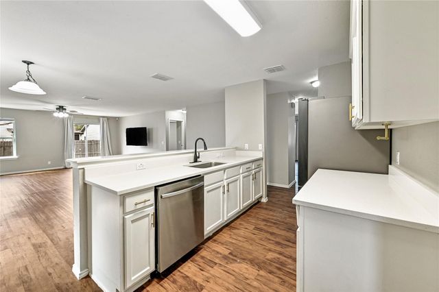 6813 Sabrina DR, Austin, TX 78747