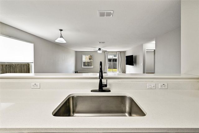 6813 Sabrina DR, Austin, TX 78747