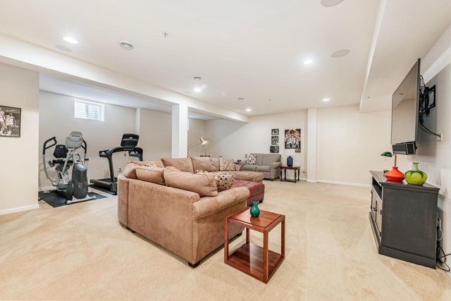 15370 Huff WAY, Brookfield, WI 53005