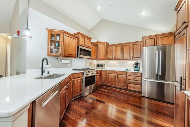 15370 Huff WAY, Brookfield, WI 53005