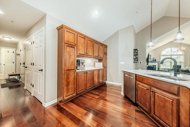 15370 Huff WAY, Brookfield, WI 53005