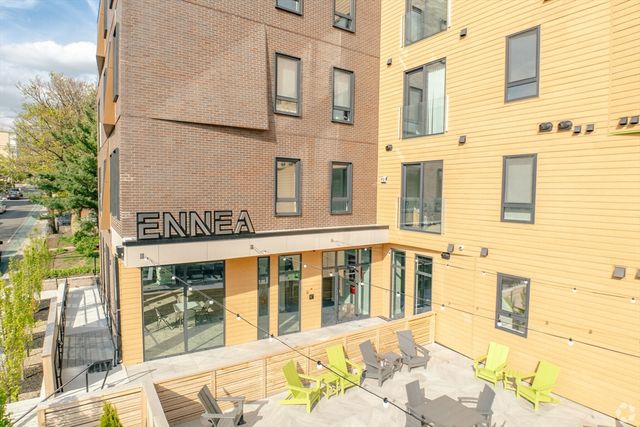 9 Central St 102, Somerville, MA 02143