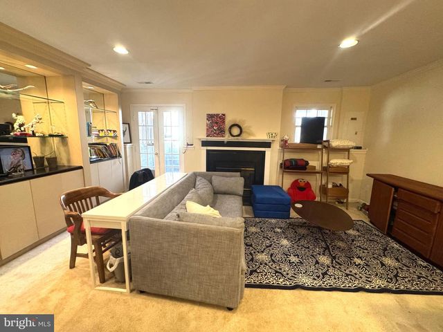 8732 STONE HILL PL, Springfield, VA 22153