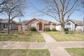 2839 Saint Martin Drive, Lancaster, TX 75146