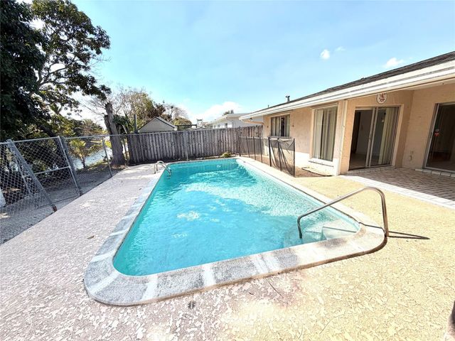 8980 NW 24th Place, Sunrise, FL 33322