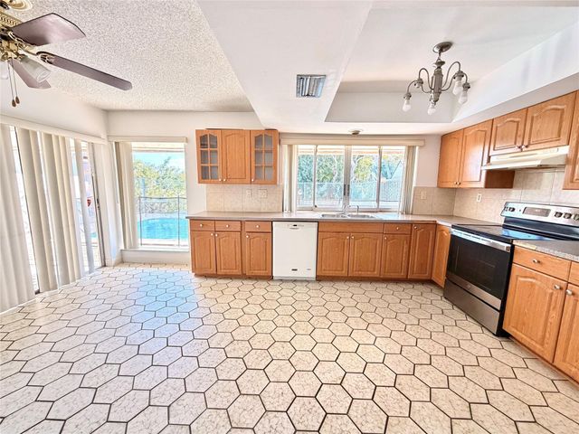 8980 NW 24th Place, Sunrise, FL 33322