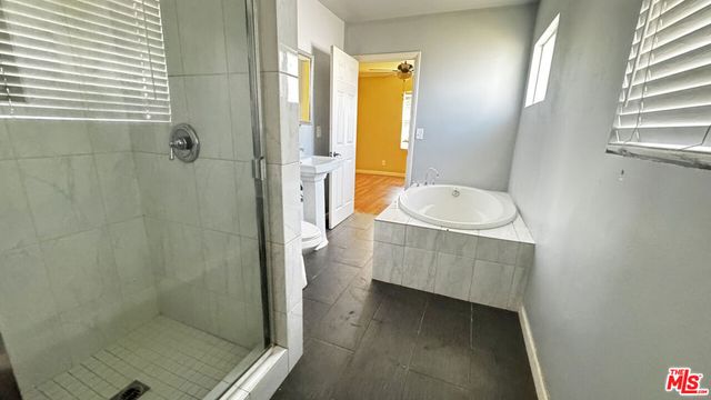 5717 4th Avenue, Los Angeles, CA 90043