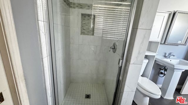 5717 4th Avenue, Los Angeles, CA 90043