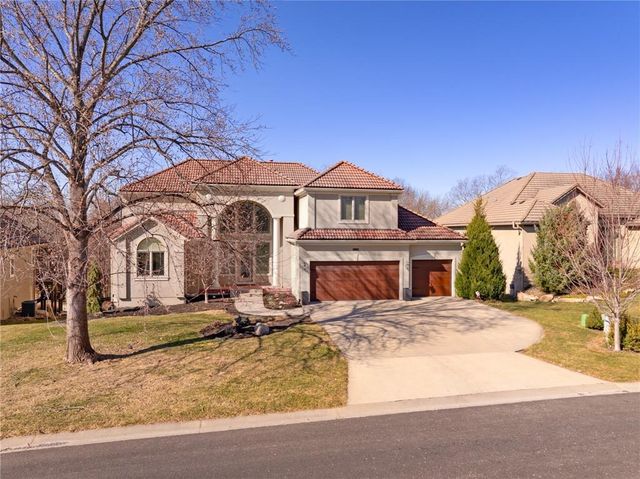 8920 Pine Street, Lenexa, KS 66220