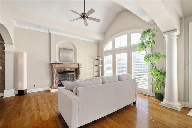 8920 Pine Street, Lenexa, KS 66220