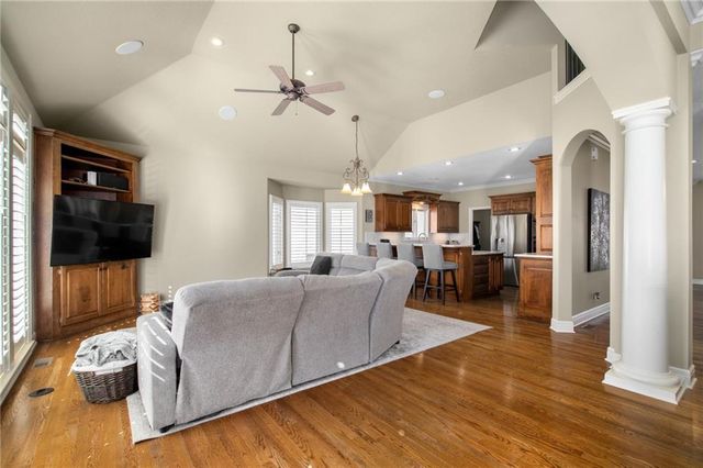 8920 Pine Street, Lenexa, KS 66220