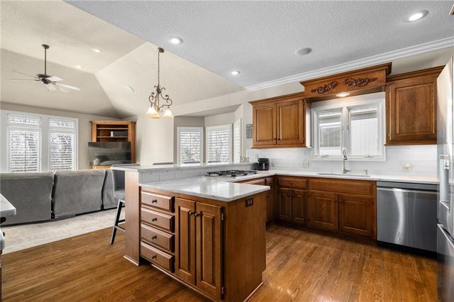 8920 Pine Street, Lenexa, KS 66220