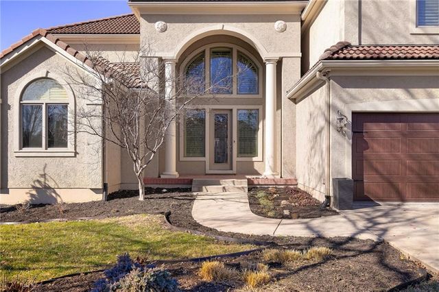 8920 Pine Street, Lenexa, KS 66220