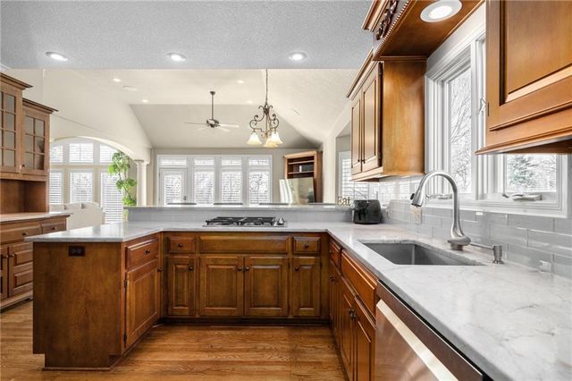 8920 Pine Street, Lenexa, KS 66220