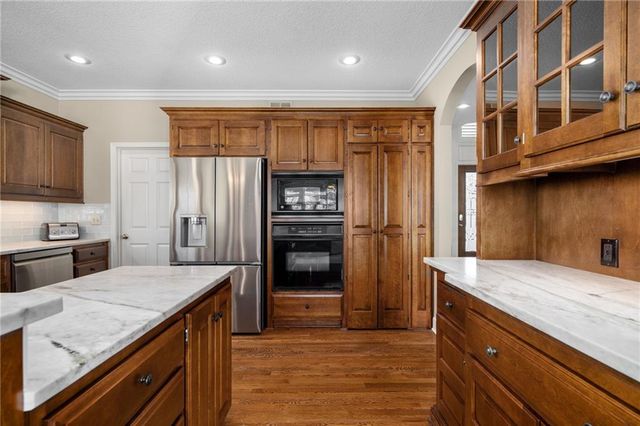 8920 Pine Street, Lenexa, KS 66220