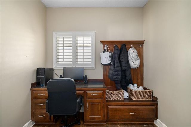 8920 Pine Street, Lenexa, KS 66220