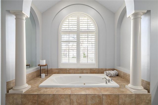 8920 Pine Street, Lenexa, KS 66220