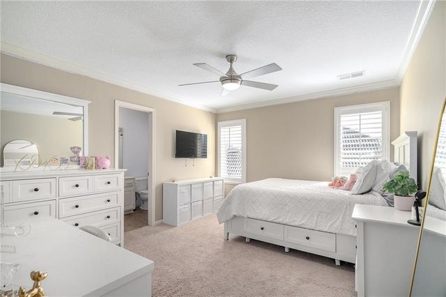 8920 Pine Street, Lenexa, KS 66220