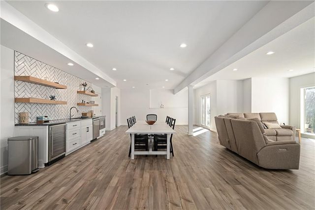 8920 Pine Street, Lenexa, KS 66220