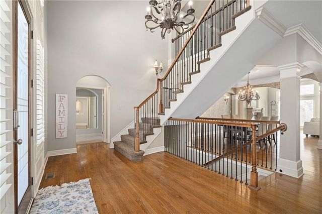 8920 Pine Street, Lenexa, KS 66220