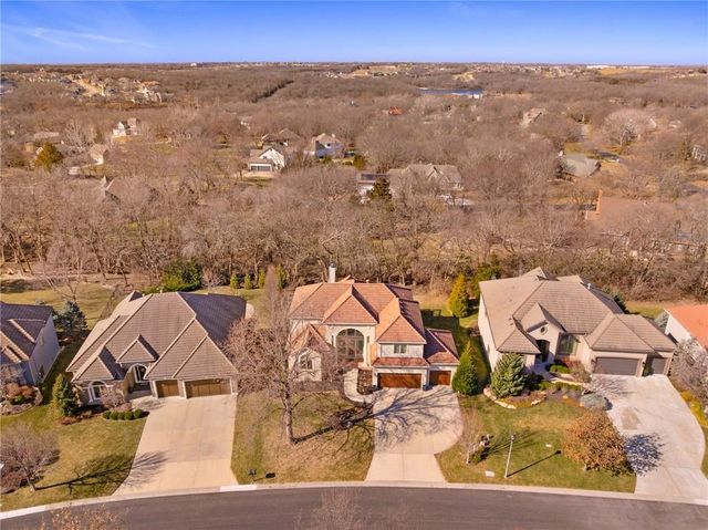 8920 Pine Street, Lenexa, KS 66220
