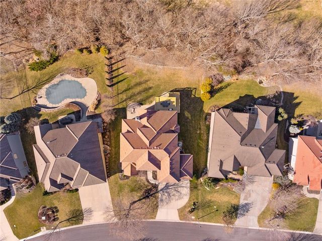 8920 Pine Street, Lenexa, KS 66220