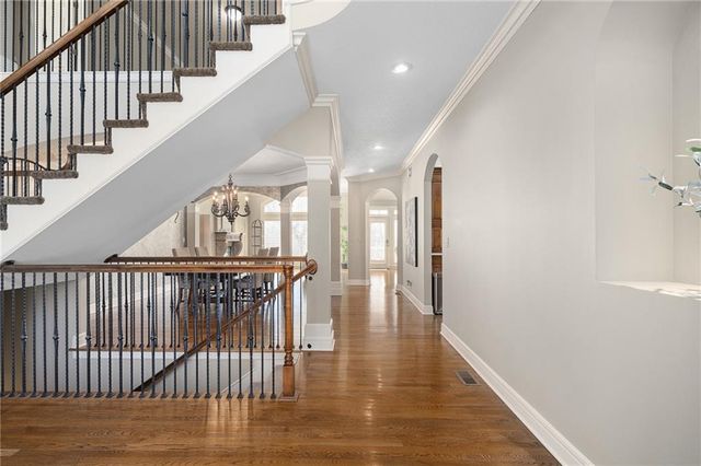 8920 Pine Street, Lenexa, KS 66220