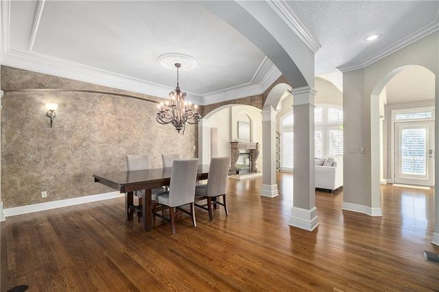 8920 Pine Street, Lenexa, KS 66220