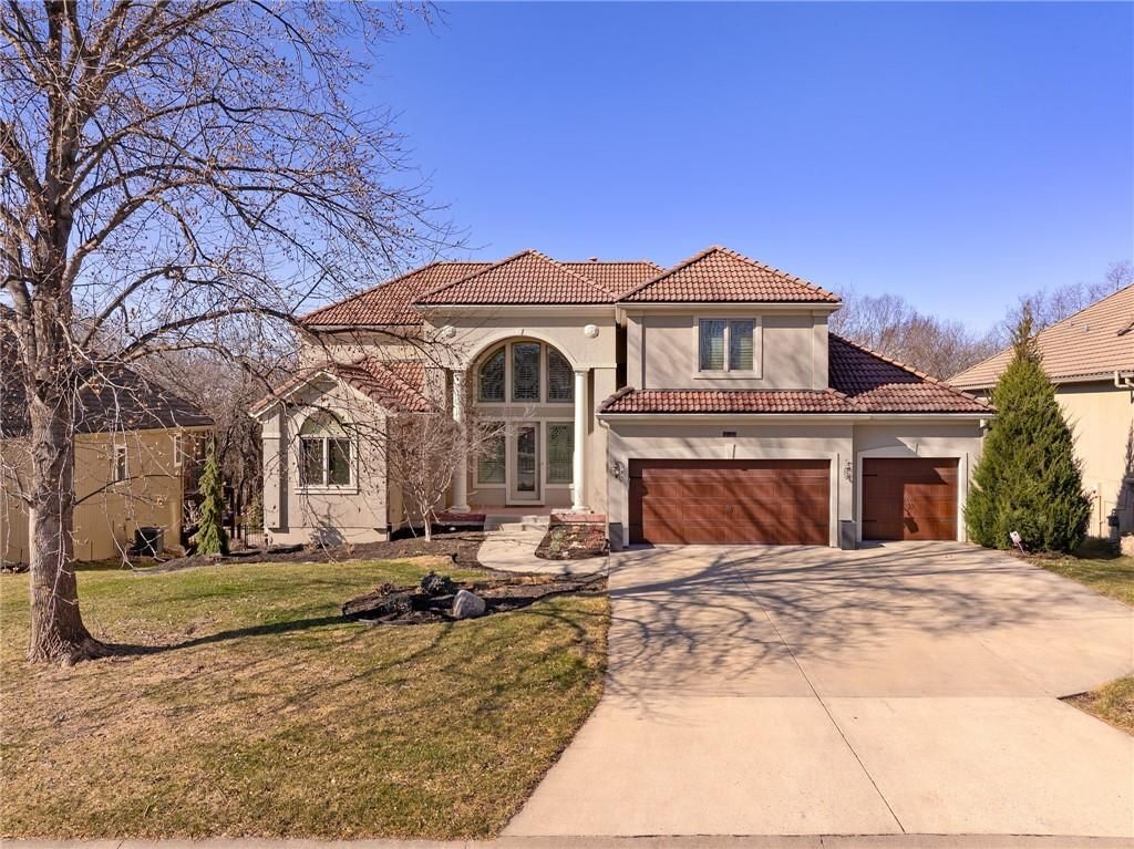 8920 Pine Street, Lenexa, KS 66220