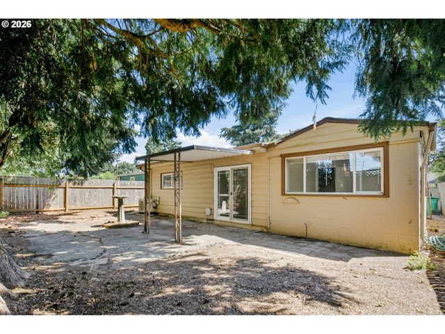 2415 Se 84TH Ave, Portland, OR 97216