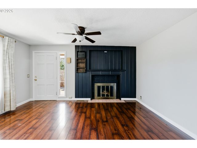 2415 Se 84TH Ave, Portland, OR 97216