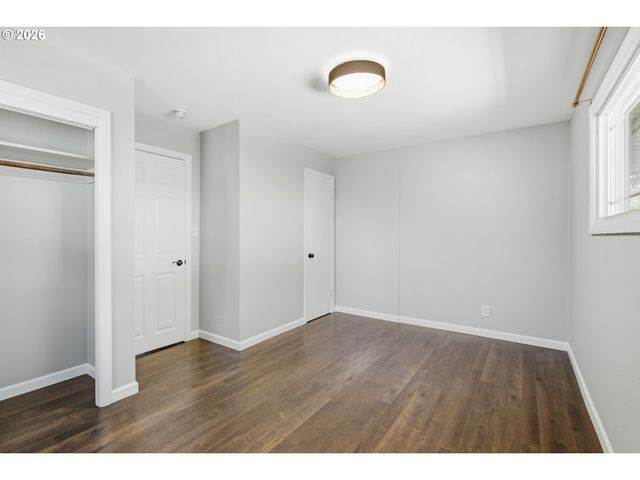 2415 Se 84TH Ave, Portland, OR 97216