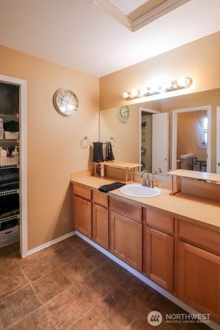 17211 Hound Dog Lane SW, Rochester, WA 98579