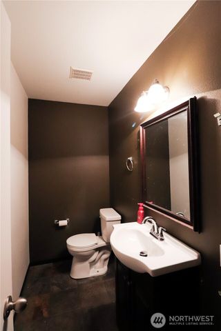 17211 Hound Dog Lane SW, Rochester, WA 98579